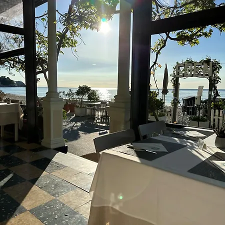 Hotel Eden Alaxi 3*