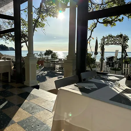 Ξενοδοχείο Eden Alaxi 3*