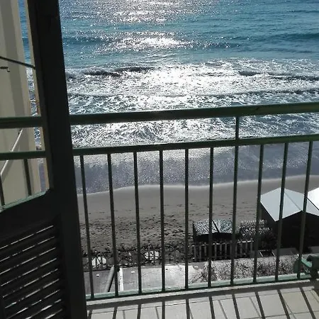 Eden Alaxi Hotell