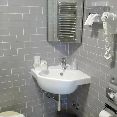 Eden Alaxi Hotell