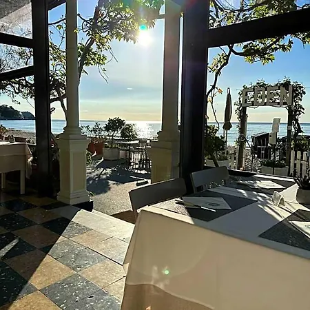 Hotel Eden Alaxi 3*