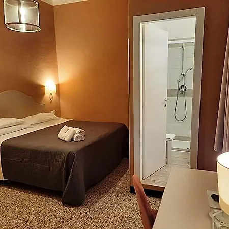 Eden Alaxi Hotel 3*