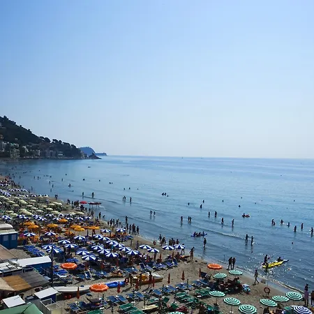 酒店 Eden Alaxi 3*